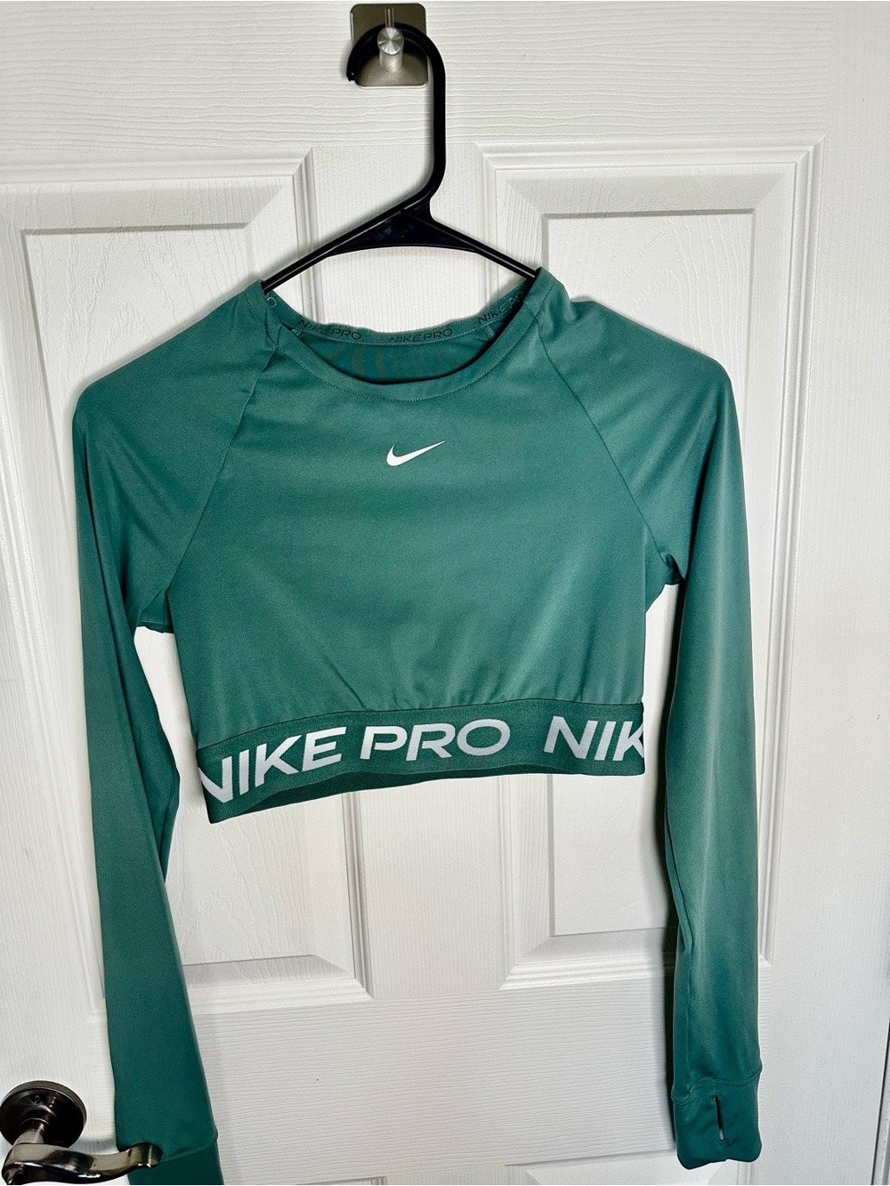Nike Pro Women's Long-Sleeve Cropped Top - Teal